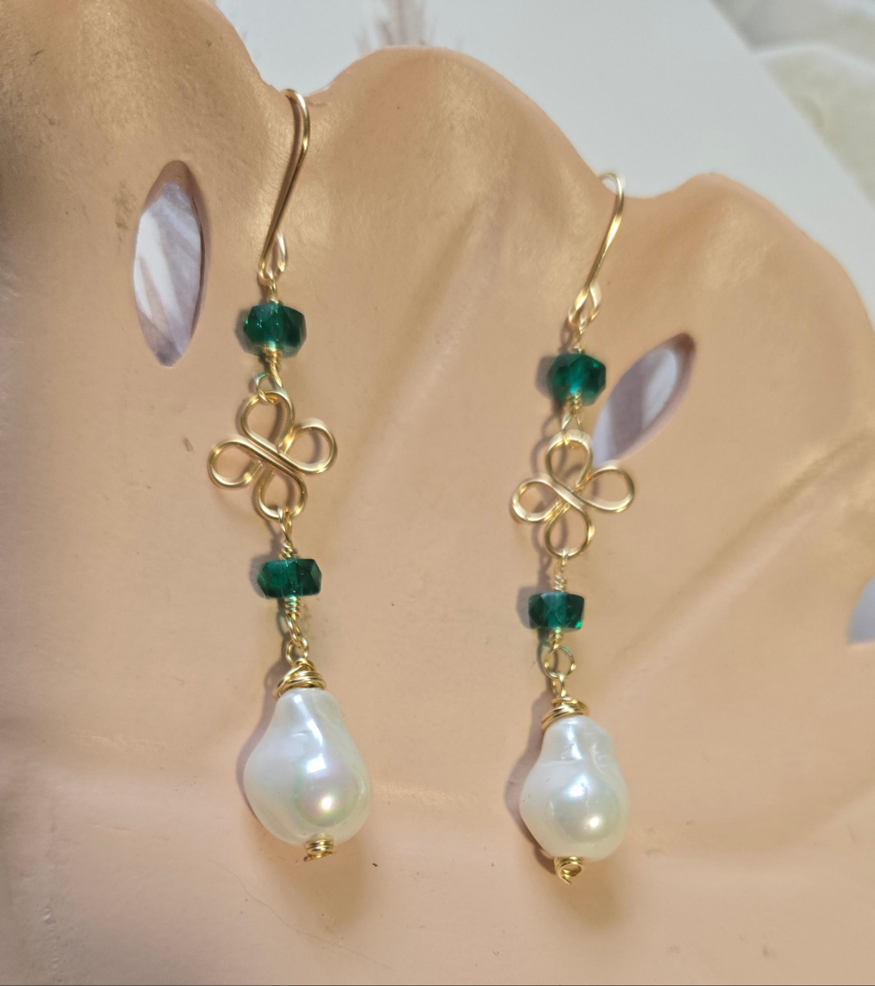 Pearl and emerald glass beaded earrings