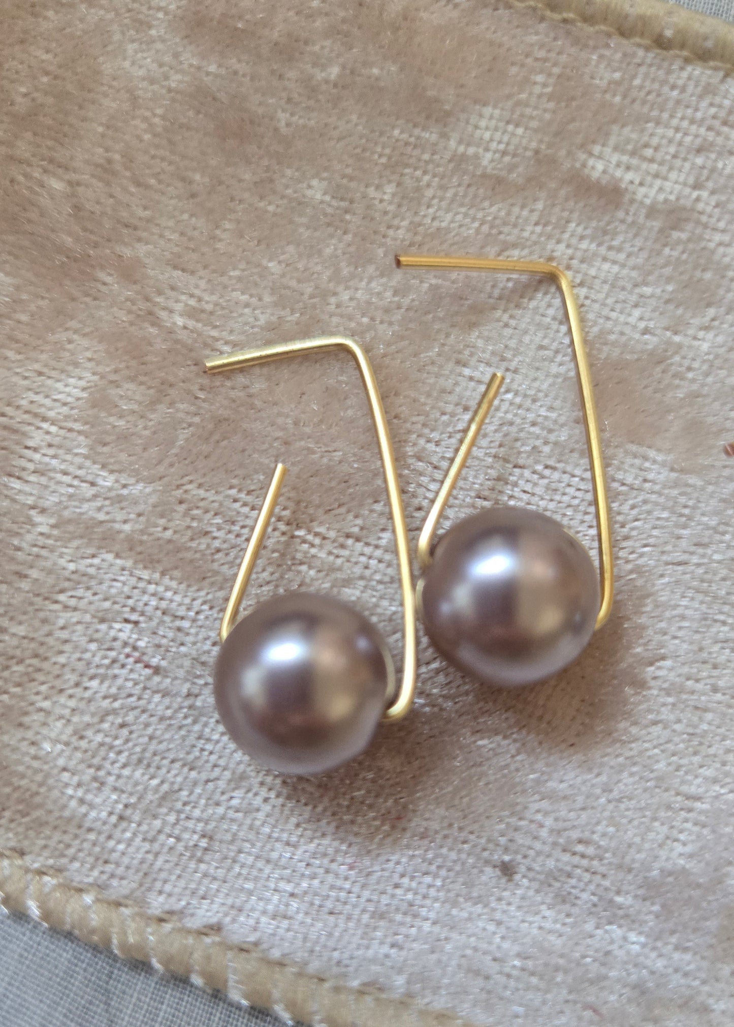 Minimalist pearl threaders