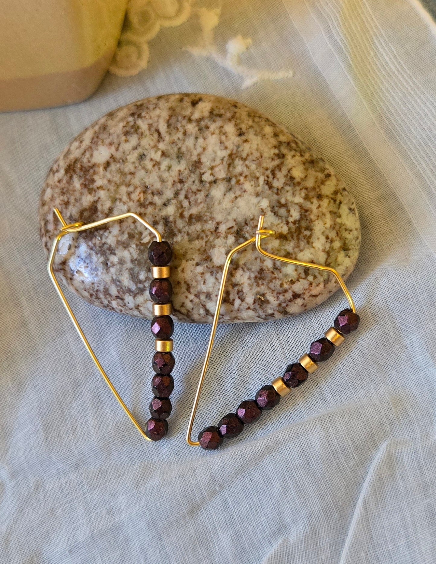 Diamond shaped threaders