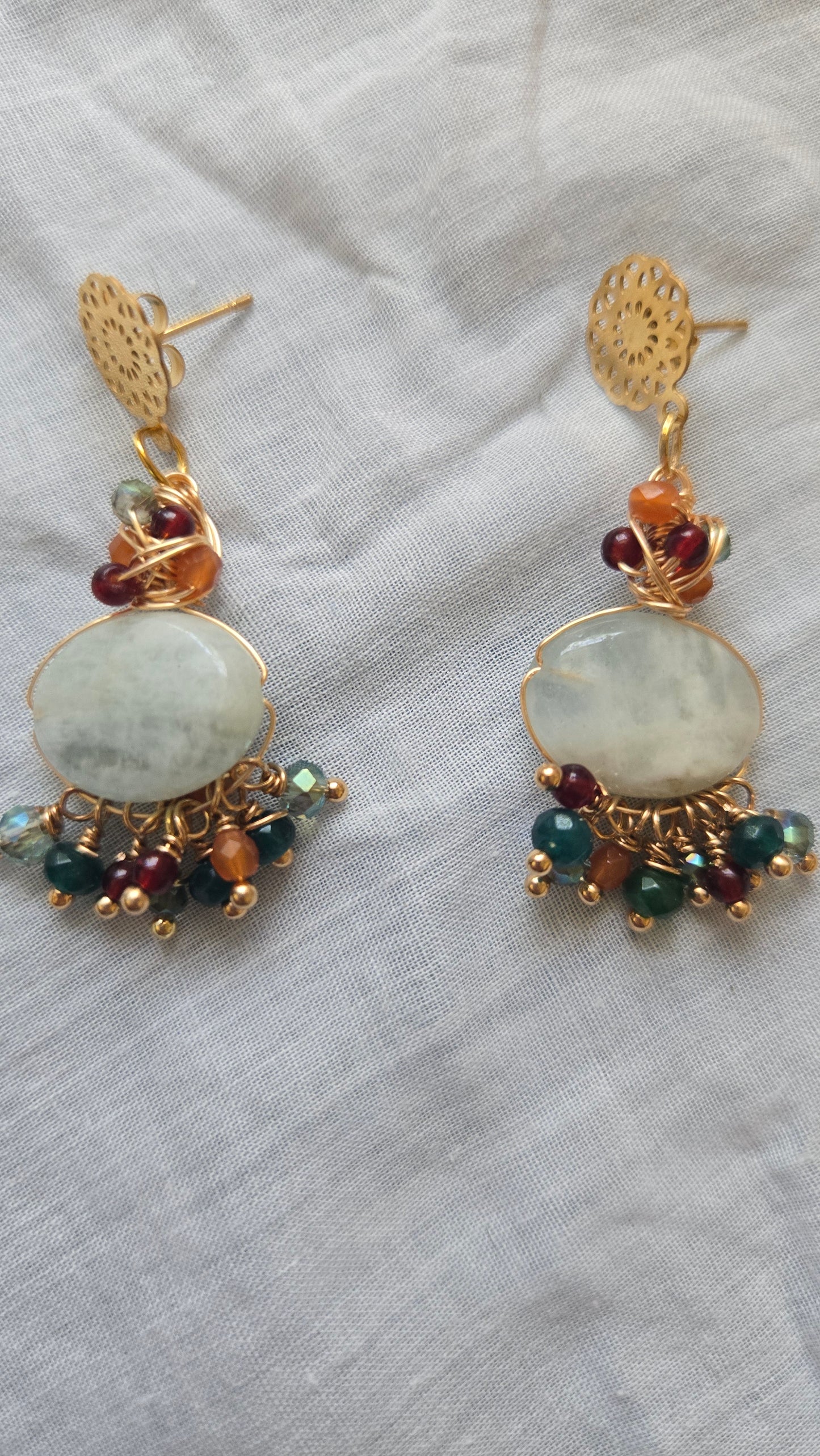 Cluster dangle earrings in green
