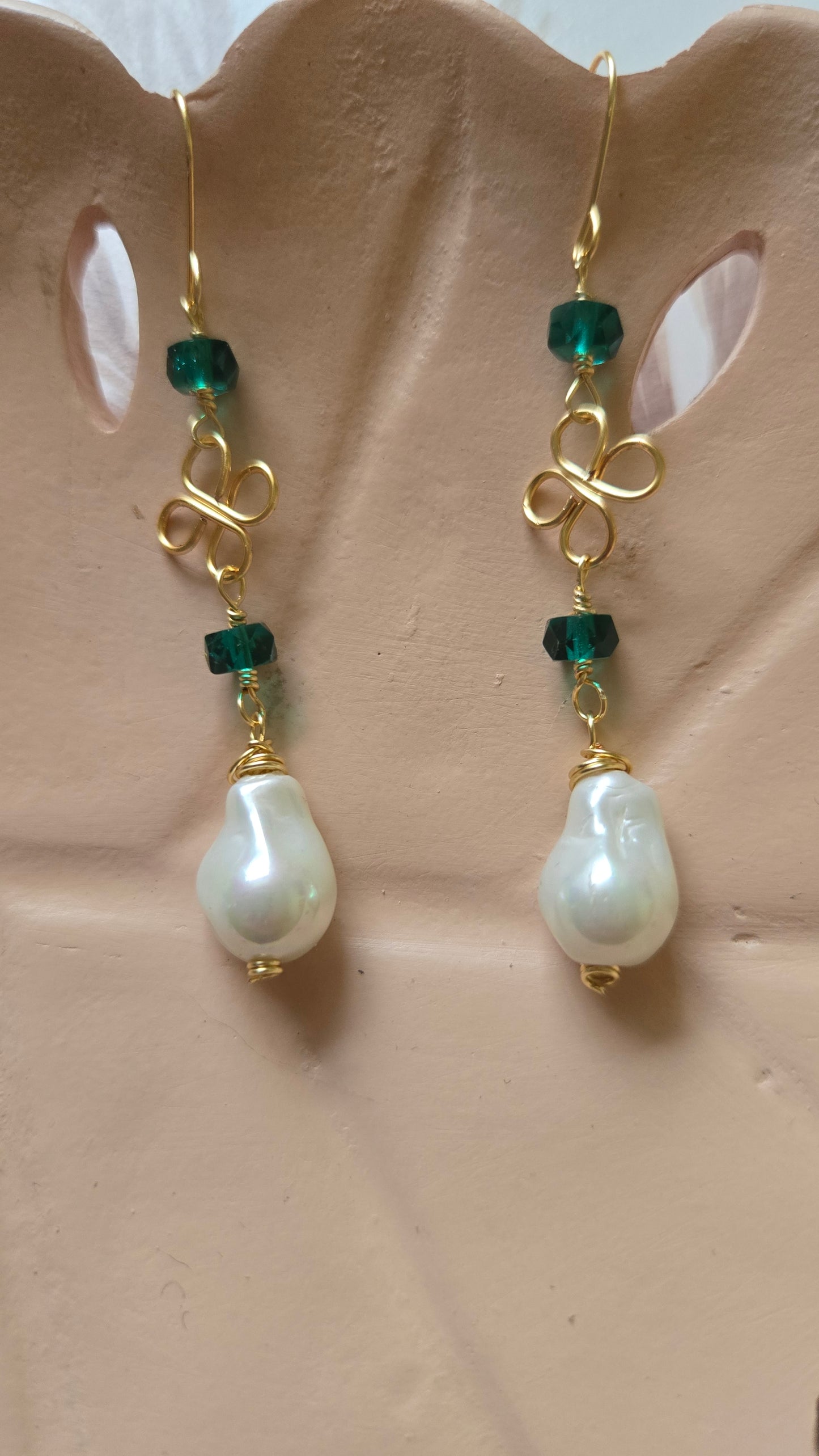 Pearl and emerald glass beaded earrings