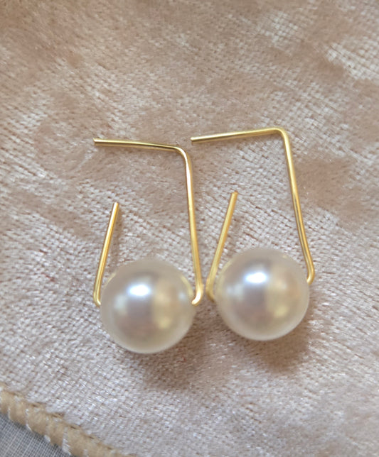 Minimalist pearl threaders
